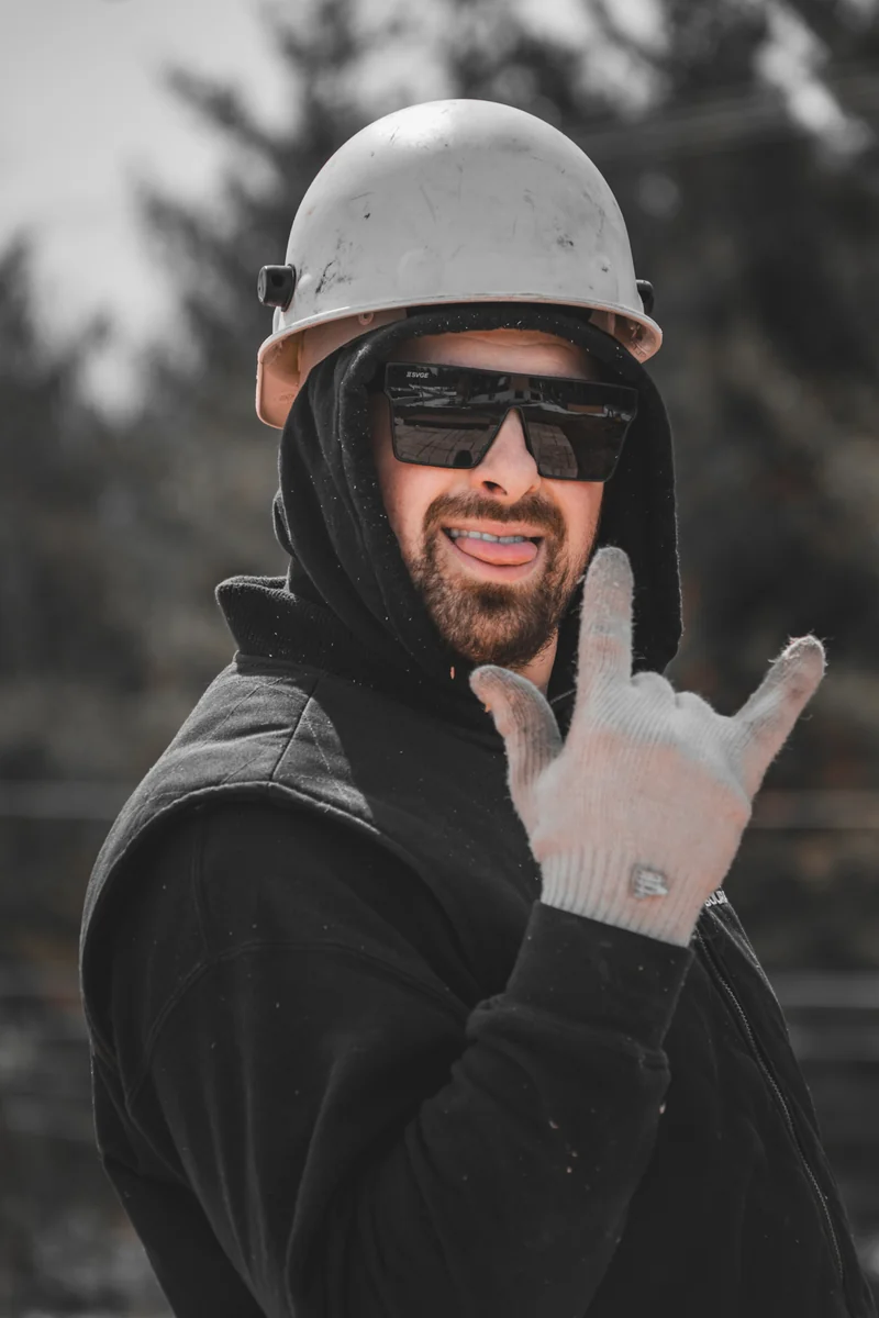 Travailleur Montminy Bourassa sur le chantier